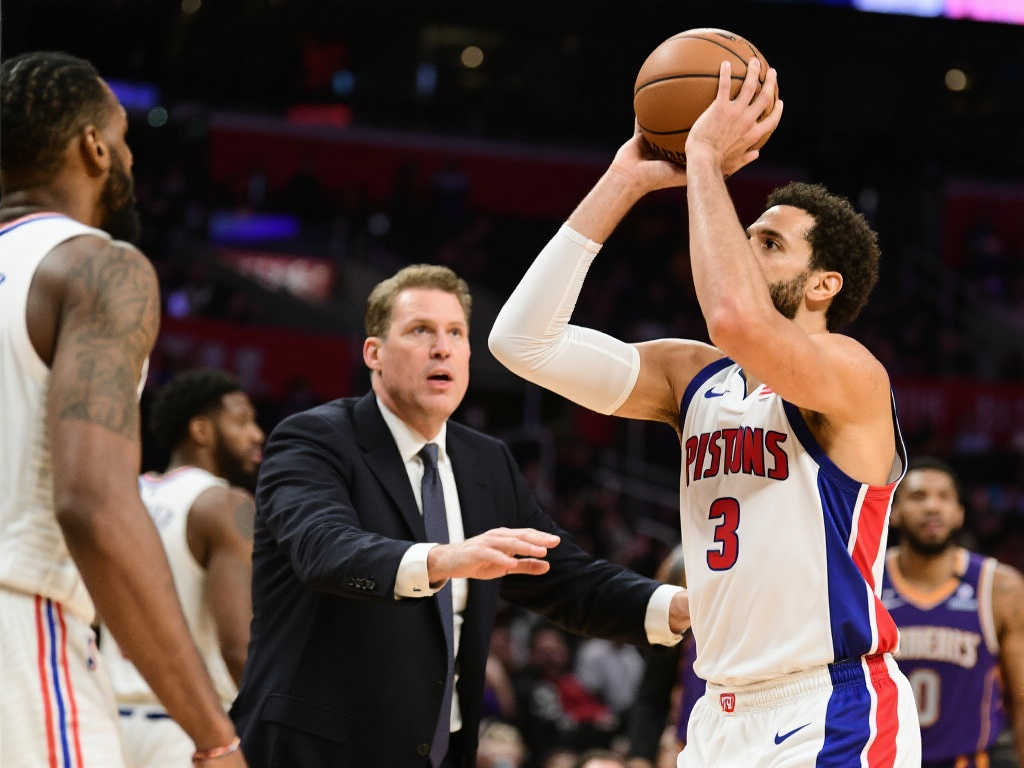 1.36亿3D巨星成湖人噩梦?雷迪克:内线惨遭碾压 1.36亿3D巨星成湖人噩梦?雷迪克:内线惨遭碾压